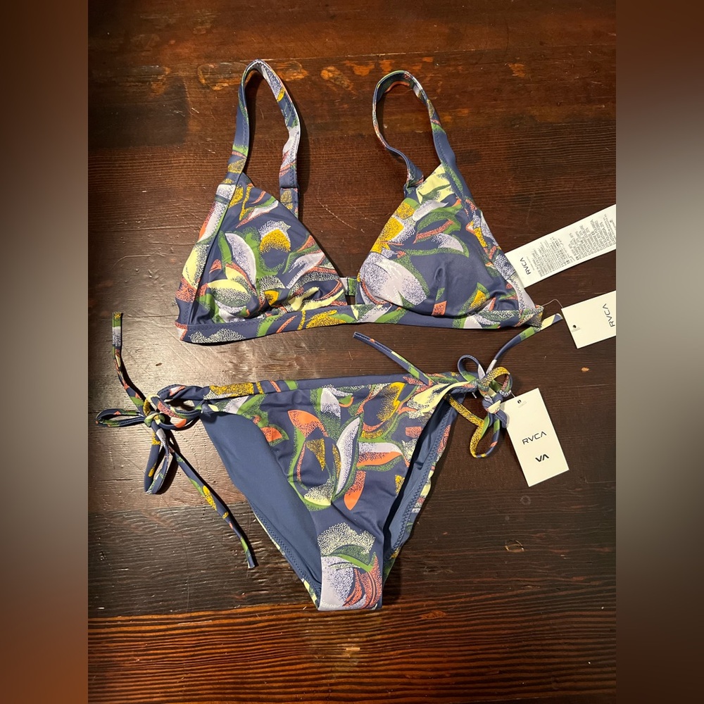 RVCA $105 Blue Floral Pixie Bikini Set New Size‎ Medium